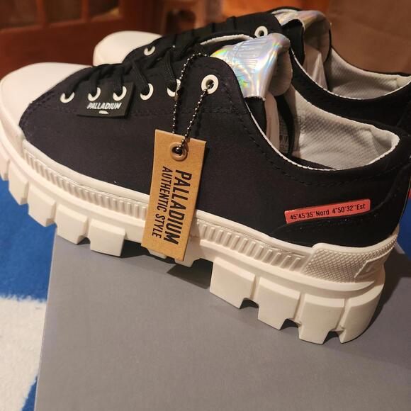 Palladium Womens Revolt Lo TX Platform Sneakers Black LaceUp Shoes Sz 8.5 Chunky - Picture 4 of 9